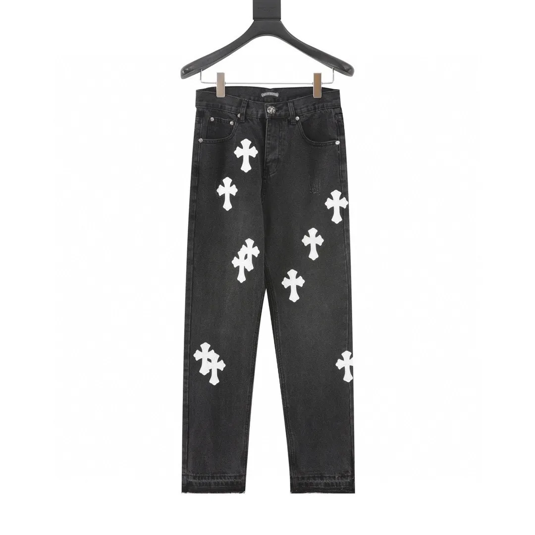 P210 Top version (black pants and white leather) Top version Chrome Hearts jeans with leather and black denim. It is known that chromehearts jeans will use vintage Levis jeans as the base plate for creation. They usually add their own unique silver buckles and silver ornaments, plus leather embellishments. This is what doubles the value of these vintage jeans, because the base plate is Vintage jeans, the jeans themselves have become very soft and comfortable after years of baptism, which can be distinguished from ordinary jeans. Regarding the size, you should also refer to the pants data. Style number: 1253# Color: black pants and white leather Size: 28 30 32 34 28 Waist 86 Hips 100 Pants length 102 30 Waist 90 Hips 104 Pants length 104 32 Waist 94 Hips 108, pants length 106 34, waist 98, hips 112, pants length 110